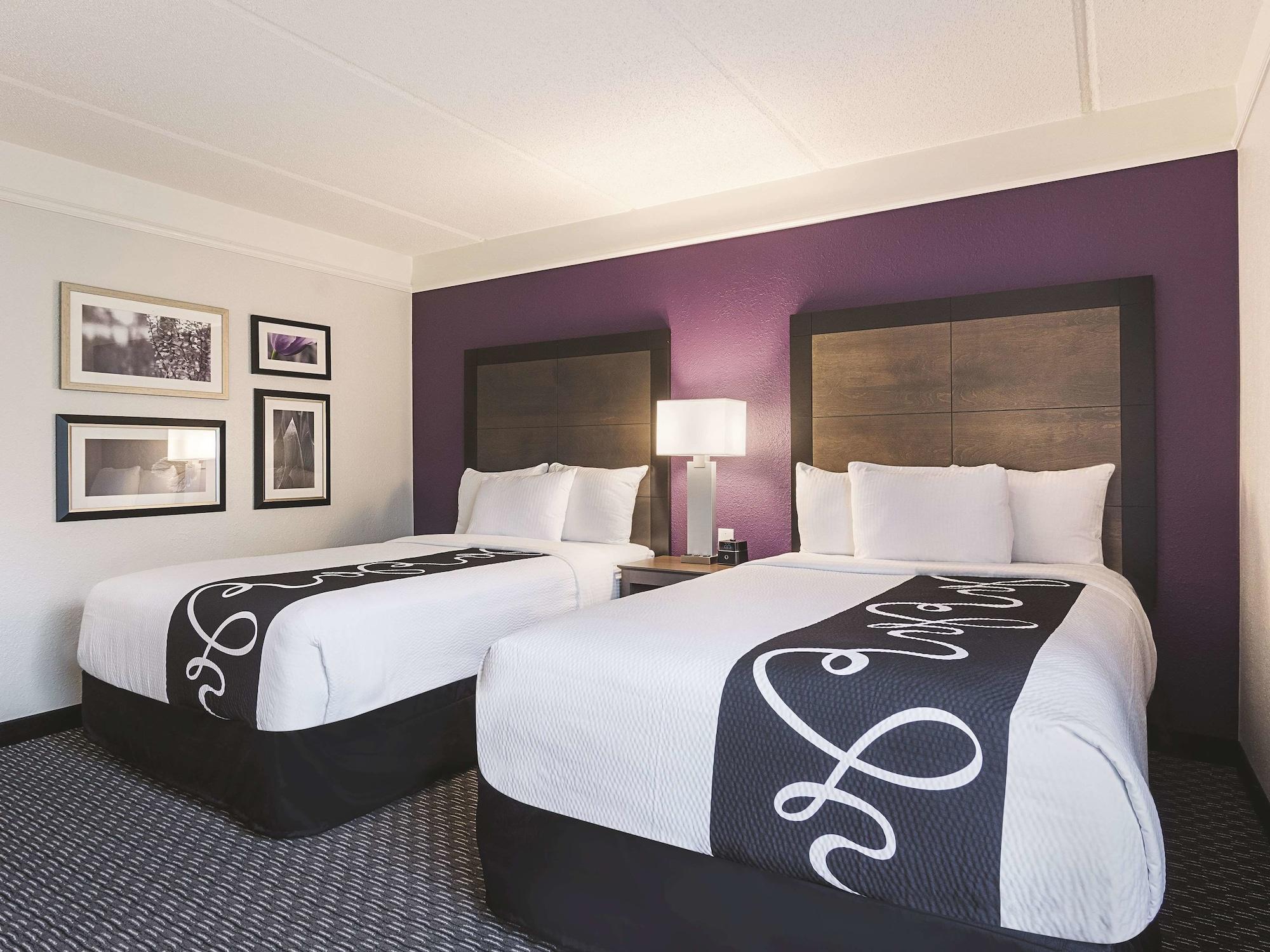La Quinta By Wyndham Arlington North 6 Flags Dr Hotell Exteriör bild