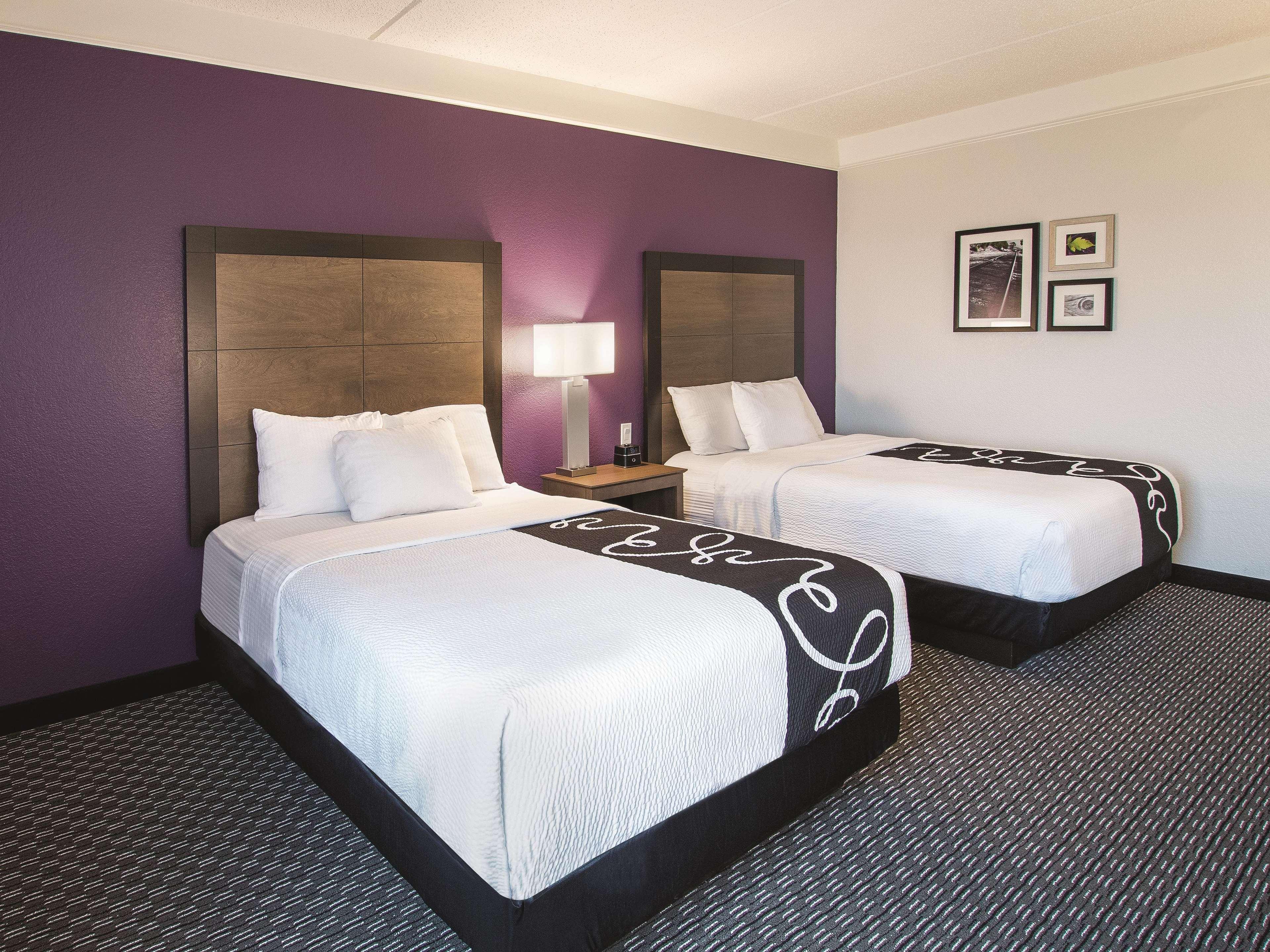 La Quinta By Wyndham Arlington North 6 Flags Dr Hotell Exteriör bild