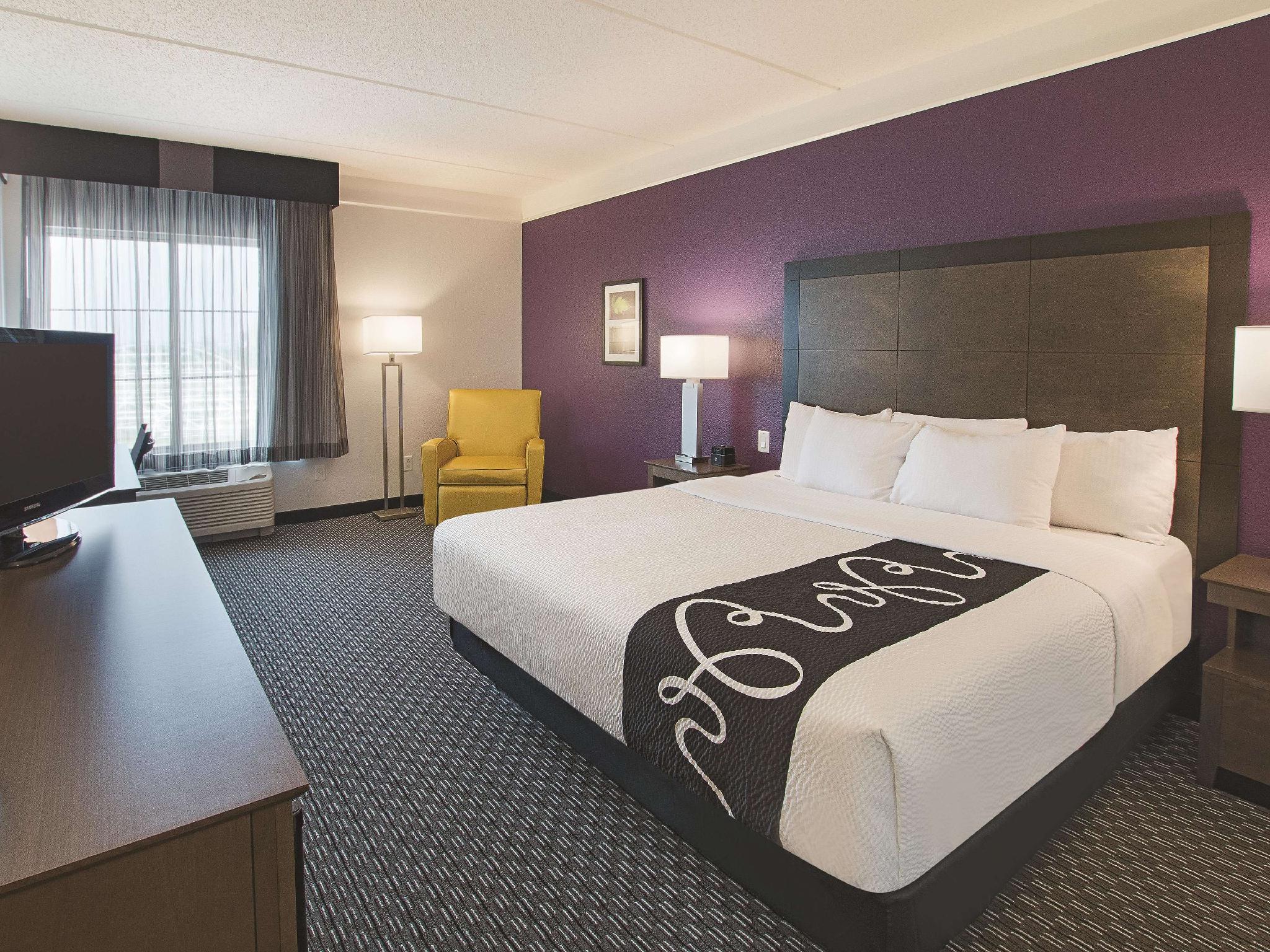 La Quinta By Wyndham Arlington North 6 Flags Dr Hotell Exteriör bild