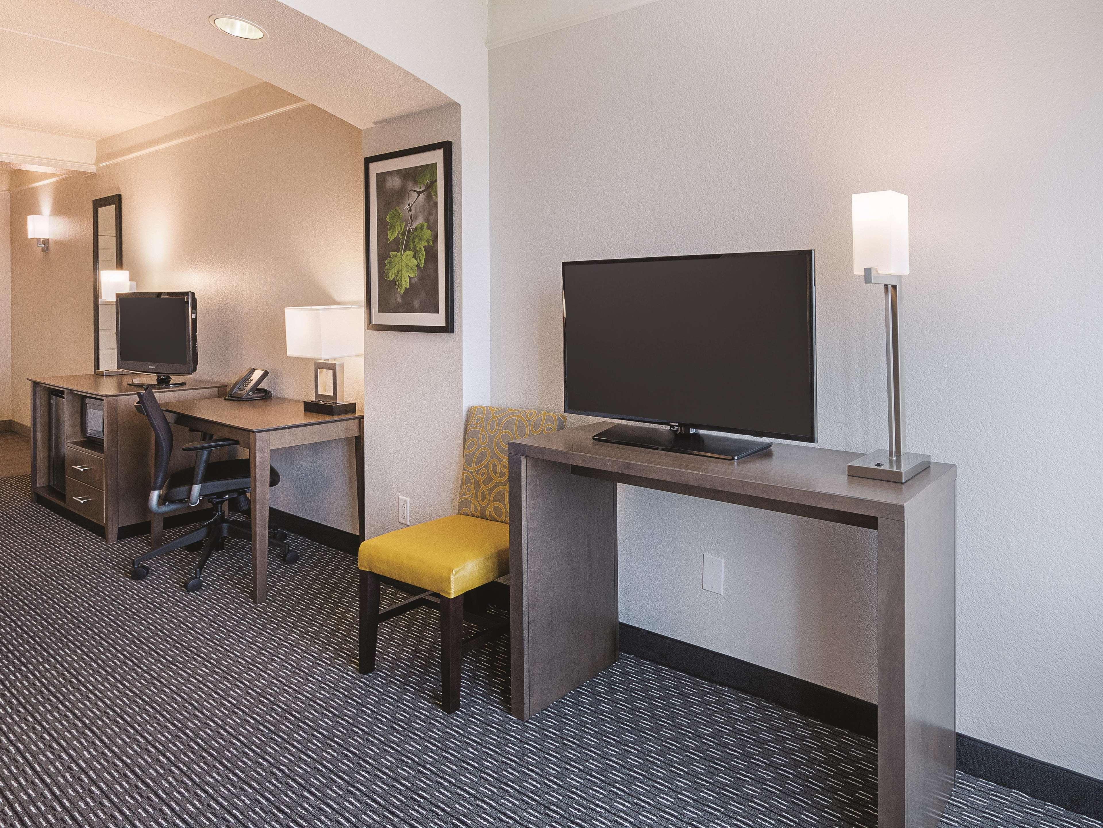 La Quinta By Wyndham Arlington North 6 Flags Dr Hotell Rum bild