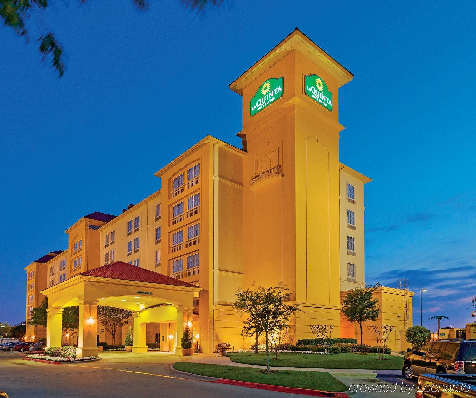La Quinta By Wyndham Arlington North 6 Flags Dr Hotell Exteriör bild