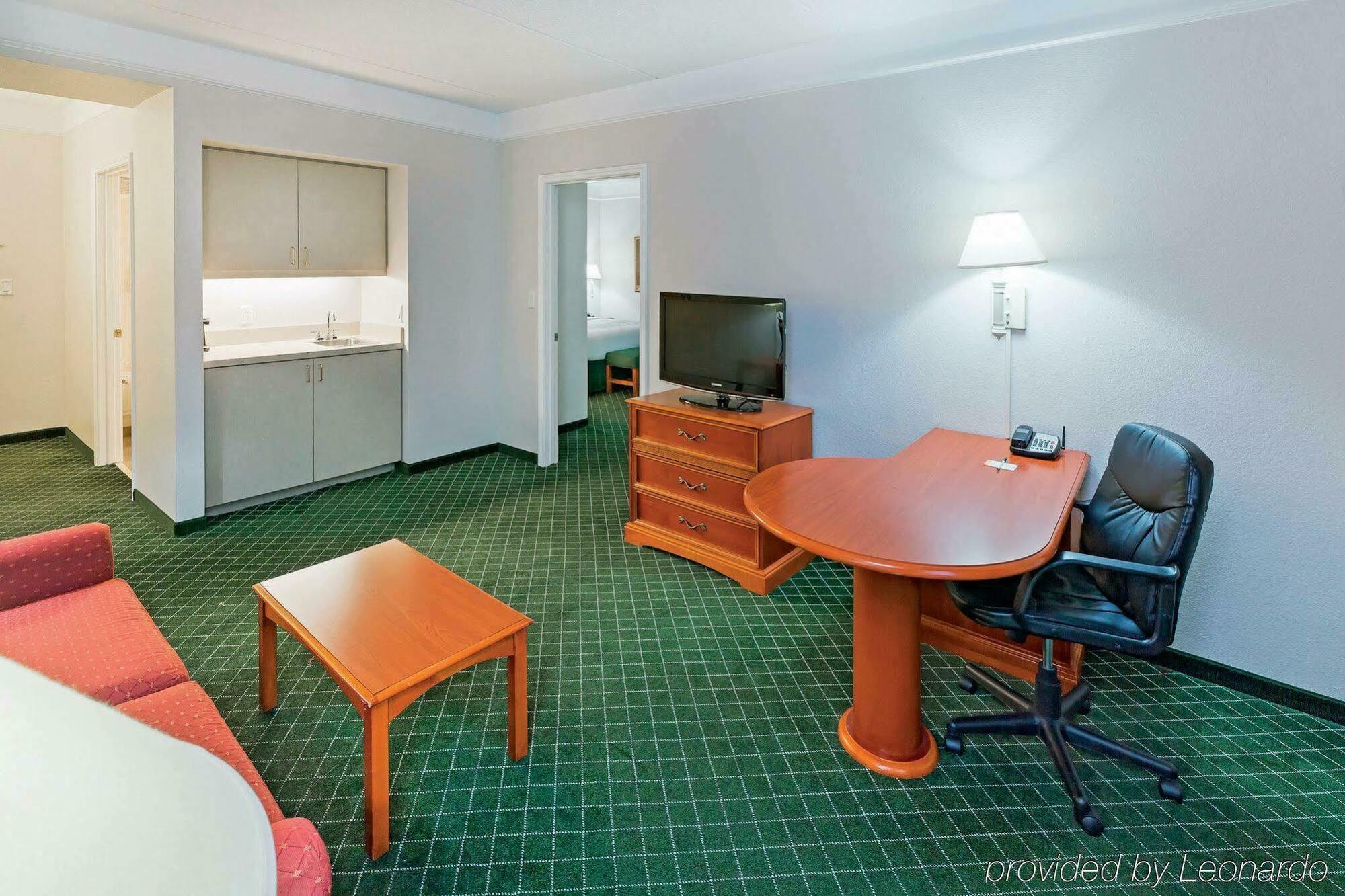 La Quinta By Wyndham Arlington North 6 Flags Dr Hotell Exteriör bild