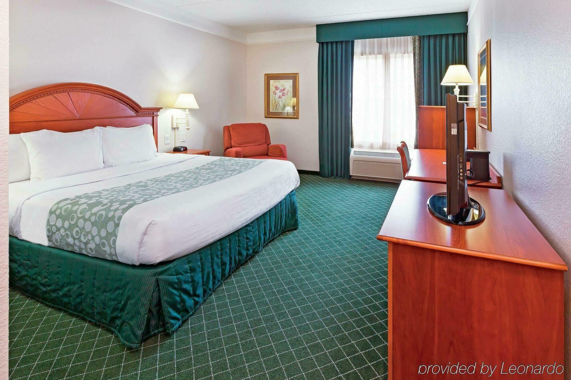 La Quinta By Wyndham Arlington North 6 Flags Dr Hotell Exteriör bild